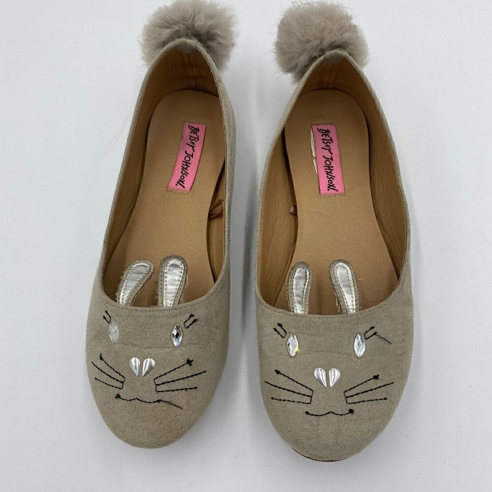Betsey Johnson Girls Flats Tan Bunny Size 3 Ballet Style Pom Pom Tail